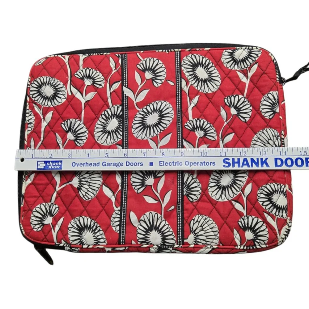 Vera Bradley Laptop Case Deco Daisy Padded Zipper Pocket Red Floral Quilted EUC